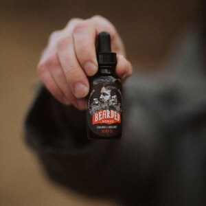 Bearded Nomad's Cinnamon and Bergamot beard and moustache oil image 1