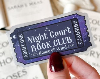 imperméable à l'eau Night Court Book Club | Un tribunal d'Épines et de roses autocollant de Zazzle.be Liste d'envies Vous avez des idées ? Sticker pour ordinateur portable ACOTAR | Sticker livresques | 3 x 1,6 po.