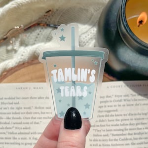 Tamlins Tränen Tumbler ACOTAR Wasserdichter Aufkleber | Nachtgericht Aufkleber | ACOMAF Sticker | Bücherwurm Laptop Aufkleber | Bücherwurm Geschenk | 5cmx7cm