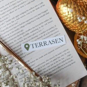 Throne of Glass Kindle Sticker | Terrasen Location Waterproof Sticker for Sarah J Maas Fans and Booktok Fantasy Readers