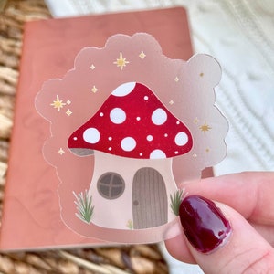 imperméable à l'eau de maison de fée champignon | Fantasy Forest sticker pour bouteille d'eau pour ordinateur portable | Sticker coeur cottage | Sticker fée | 2,5 x 2,2 pouces
