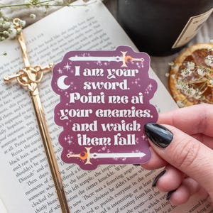 Merchandising literario de Spark of the Everflame: Pegatina con cita de la saga The Kindreds Curse