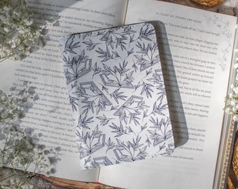 Floral Porcelain Books Kobo Case for Kobo Clara Color / B&W and Kobo Libra