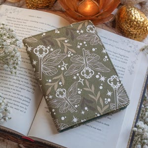 Magic Keys Kindle Case: Vegan Leather Ereader Cover with Stand