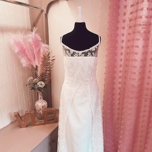 Vintage plus size wedding dress, Medieval Wedding Dress, Renaissance wedding dress, Lace wedding dress, Train embroidered lace UK 14/16