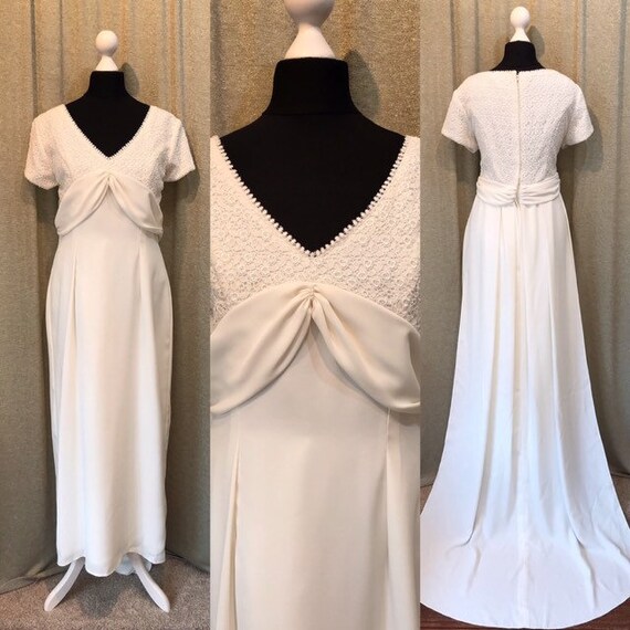 V-Neck Wedding Dresses 1960s