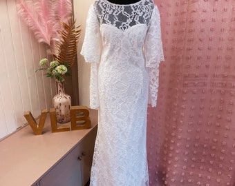 Boho wedding dress, Lace wedding dress, plus size, UK size 16, White soft lace, cape detail long sleeves small train Very Flattering, Classy