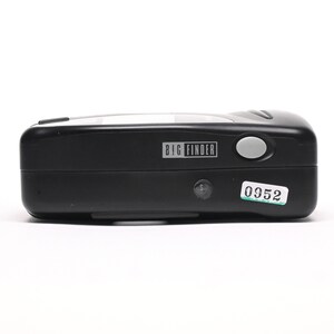 Pode incluir: C&acirc;mara preta com um bot&atilde;o branco e o texto "BIG FINDER" no lado. Um adesivo verde com o n&uacute;mero "0952" est&aacute; no canto inferior direito.