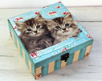 Kittens jewelry box, Cute keepsake box for girls, Personalized wooden tea box, Cat lover gift for woman, cottage chic gift from sister