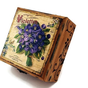 Wooden tea box with violets, jewelry storage box for woman, floral gift for mother in cottage chic style, elegant shabby retro keepsake box image 8