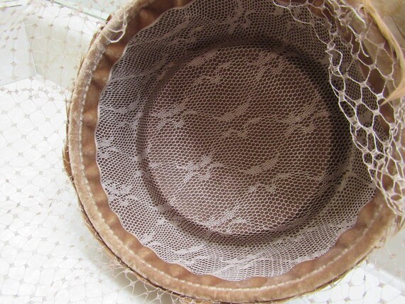 1960s Brown Feather Pillbox Hat with Tan Veil - image 5