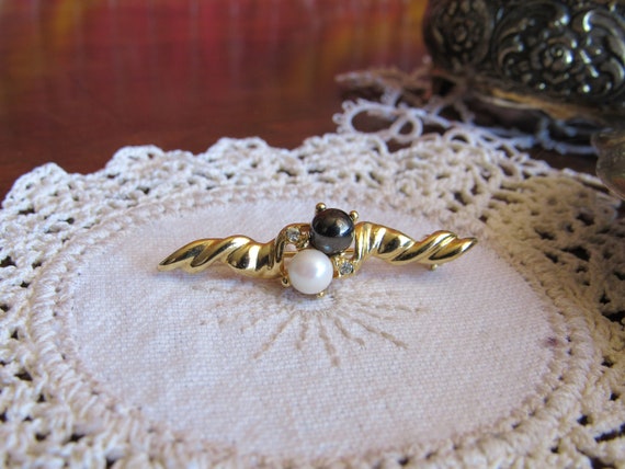 1950s Faux Pearl and Rhinestone Crystal Bar Brooch - image 2