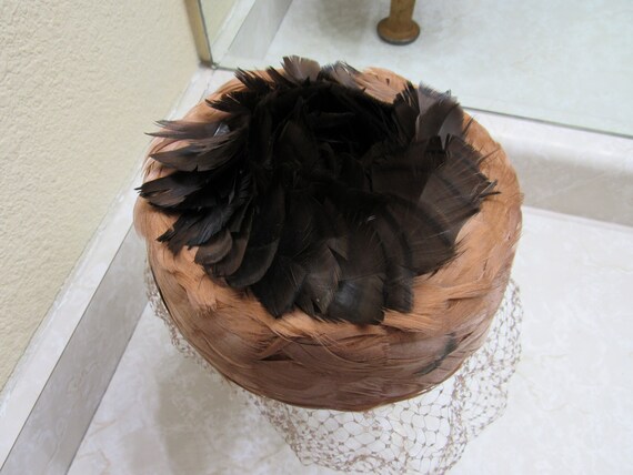 1960s Brown Feather Pillbox Hat with Tan Veil - image 3