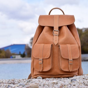 Mochila de cuero EXTRA GRANDE para hombre o mujer hecha a mano de cuero de plena flor. Mochila universitaria perfecta, mochila para computadora portátil, mochila de viaje.