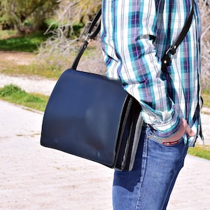 Black Leather Messenger Bag Laptop Bag Crossbody Bag for 13 inch Laptop Handmade of FULL GRAIN Leather Shoulder Bag for Men or Women.