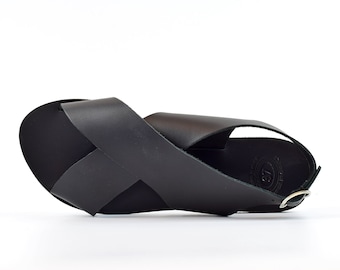 Sandalias cruzadas de cuero negro hechas a mano: zapatos planos griegos con tira trasera