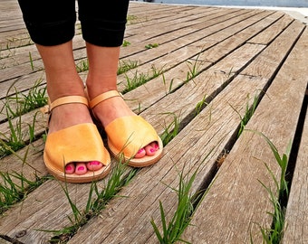 Sandalias griegas de cuero con tira trasera: zapatos planos vintage de verano hechos a mano
