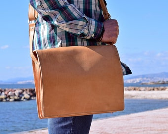 Full Grain Leather Messenger Bag: 13-inch Laptop Crossbody Office Bag
