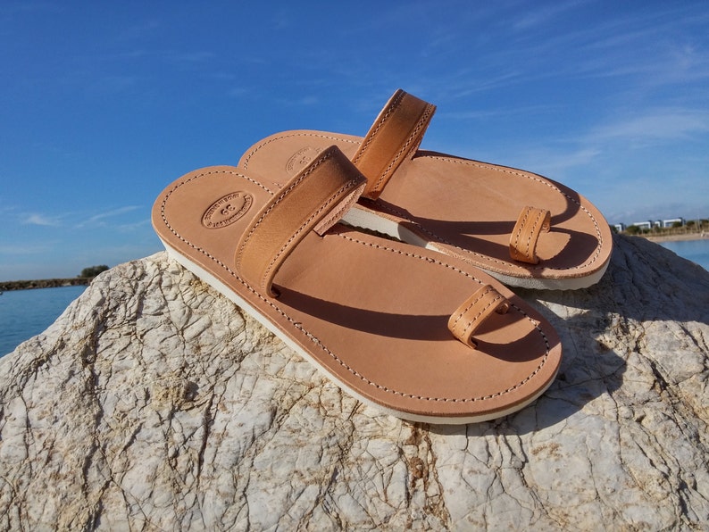 big toe ring sandals