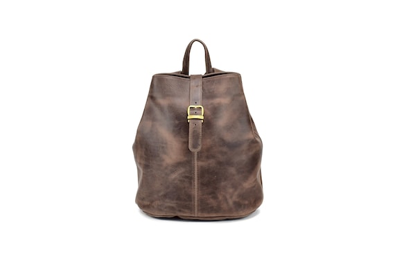 Handmade Waxed Brown Leather Bucket Backpack: Full-grain  display picture 2