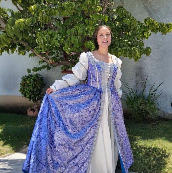 blue and white renaissance dress Elegant Renaissance Princess Gown: Medieval Costume for Historical Fairs, Carnivals & Reenactments
