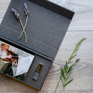 Charcoal Linen Photo Box with Crystal Glass USB Flash Drive 3.0