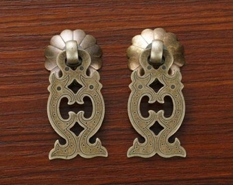 Chinese Style Antique Drop Pulls / Drawer Handles Antique Brass Kitchen Cabinet Knob Pull Handles / Door Handle Dresser Drawer
