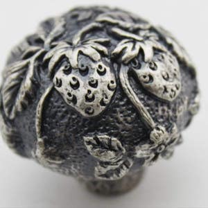 Antique Silver Dresser Knobs Plant Strawberry Drawer Pulls Knobs Handles / Cabinet Door Knobs Pull Handle / Vintage Furniture Knob Hardware