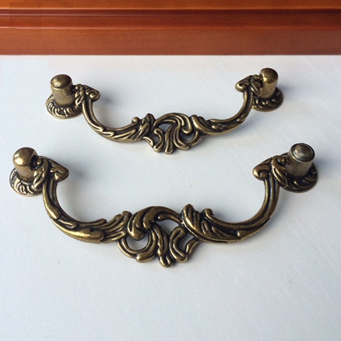 Vintage Shabby Chic Dresser Drawer Pulls Handles / Antique Etsy