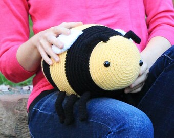 Large amigurumi bee pattern - crochet bumble bee, crochet stuffed animal, kawaii bee amigurumi, cute bee crochet pattern, cute amigurumi