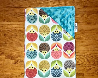 Manta para bebé <<Erizo de bosque con flores para bebé>>Verde azulado//Azul//Amarillo//Rosa//Morado//Verde//Naranja//Rojo//Gris