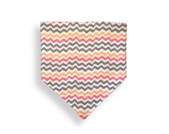 Babero para babear <<Squiggles>> Rosa, melocotón, gris, amarillo, dorado, blanco, pañuelo, bebé