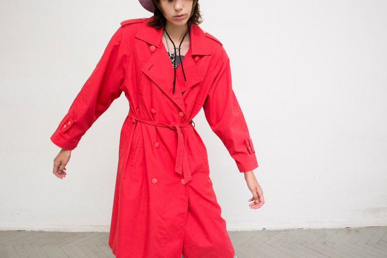 Vintage Strawberry Red Trench Light Elegant Coat Long Sleeved Classic Double Breasted Padded Shoulders Autumn Spring Streetwear Retro 90s. image 2