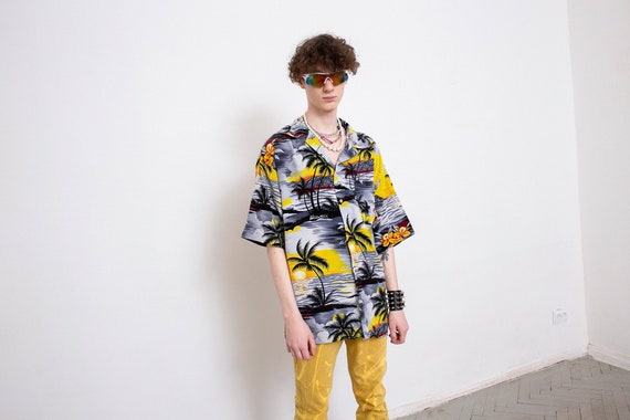 Vintage Shirt Tropical Hawaiian Surfer Grey Yello… - image 1