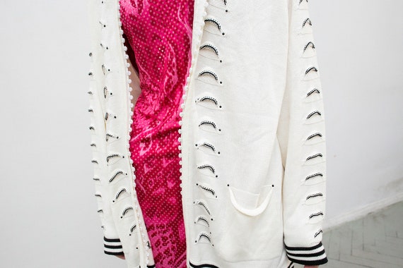 Vintage Knitted Cardigan White Abstract Glitter P… - image 9