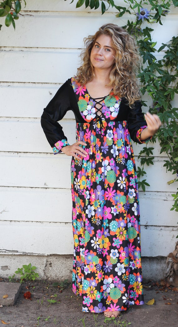 Flower Power Vintage 1960s 1970s Colorful Maxi Dre