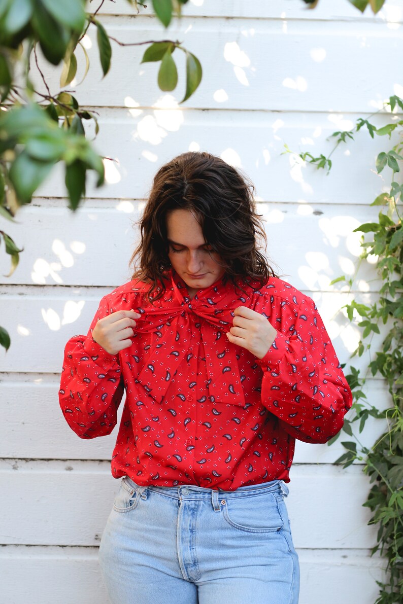 Vintage 1970s Red Paisley Bandana Print Secretary Blouse by Cricket Lane 70s Long Sleeve Pussy Bow Shirt Large