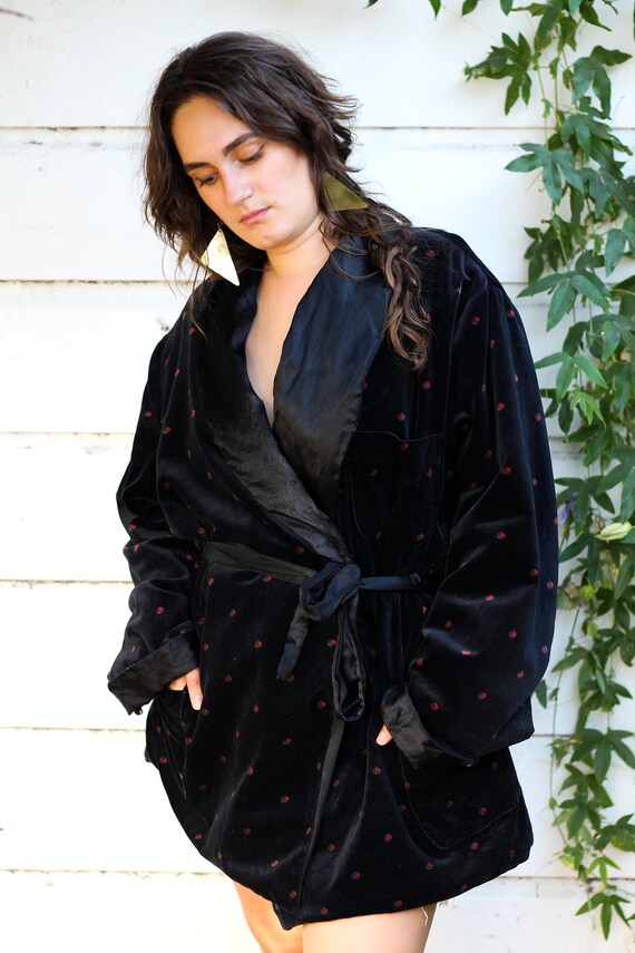 Antique Black Velvet 1920s Strawberry Print Coat /