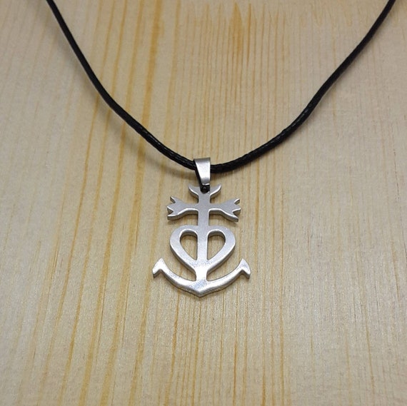 Collier Avec Pendentif Croix En Acier Inoxydable - Bijou Argenté Simple Et élégant