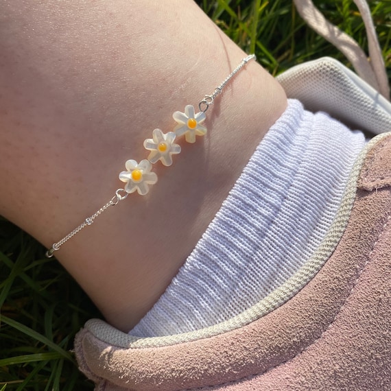 What Does an Ankle Bracelet Mean? Spiritual & Social Meanings