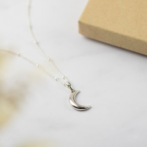 Moon Necklace, Silver Necklace, Dainty Necklace, Star Jewellery, Space Necklace, Gift for Her, Star Pendant, Minimalistic Jewellery, Space