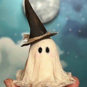 Ghost, sheet ghost, ghost decoration, ghost ornament, primitive ghost, Halloween ghost, cute ghost, Halloween tiered tray, ghost figurine