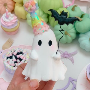 Birthday ghost ornament, Pastel halloween decor, Spooky cute cake topper, October birthday gift, halloween party decor