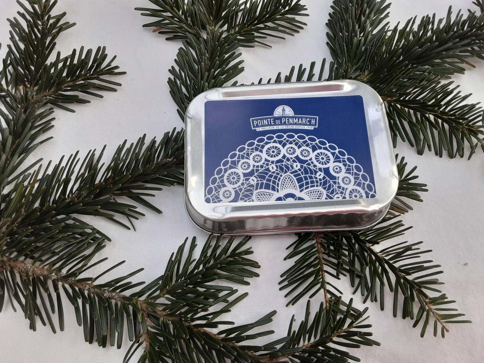 Repose-Couteaux Sardines, en Bois de Châtaignier, Numérotées à L'acrylique Bleue