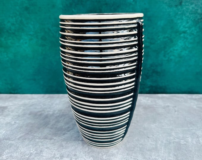 Mid-century British SylvaC La Ronde Vase 2617 in Black with White Textured Rib Stripe