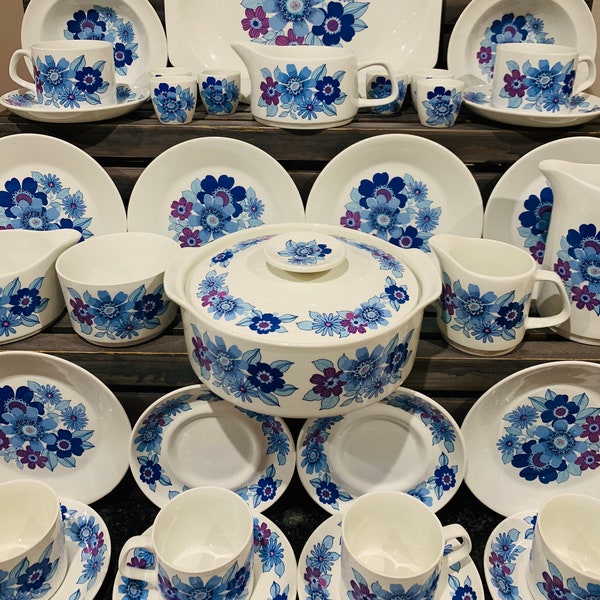 J&G Meakin Pacific 1970s Dinner Service Pieces, Bold Blue and Purple Flower Power Pattern