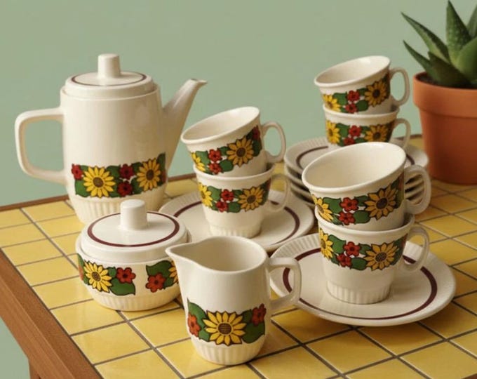 Flower Power Coffee Set - Complete 15-piece 1970s Vera German Tea/Coffee Service for 6