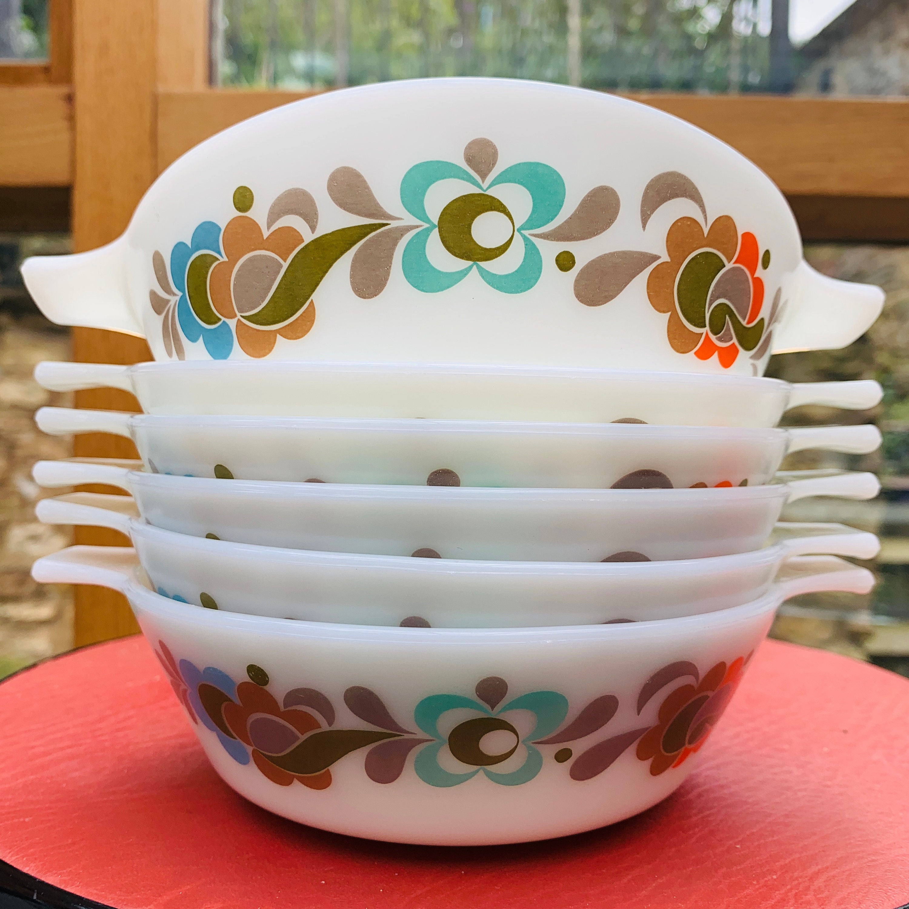 Vintage Pyrex Dish Set with Box and Sugar Bowl (Setting for 4