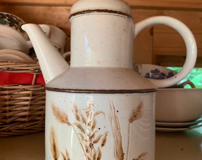 Midwinter Pottery Wild Oats Pattern Tableware from the Stonehenge Range, 1970s, Designed by Eve Midwinter