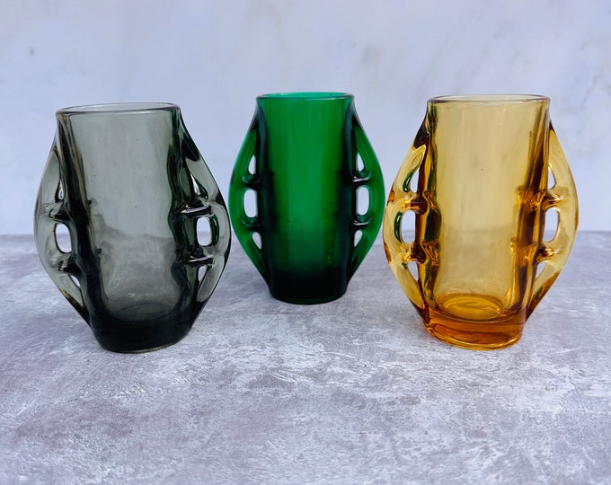 Zabkowice Vase No. 6087 , Designed by Eryka Trzewik Drost, Mid Century Polish Glass 12cm Tall. Please read full description.